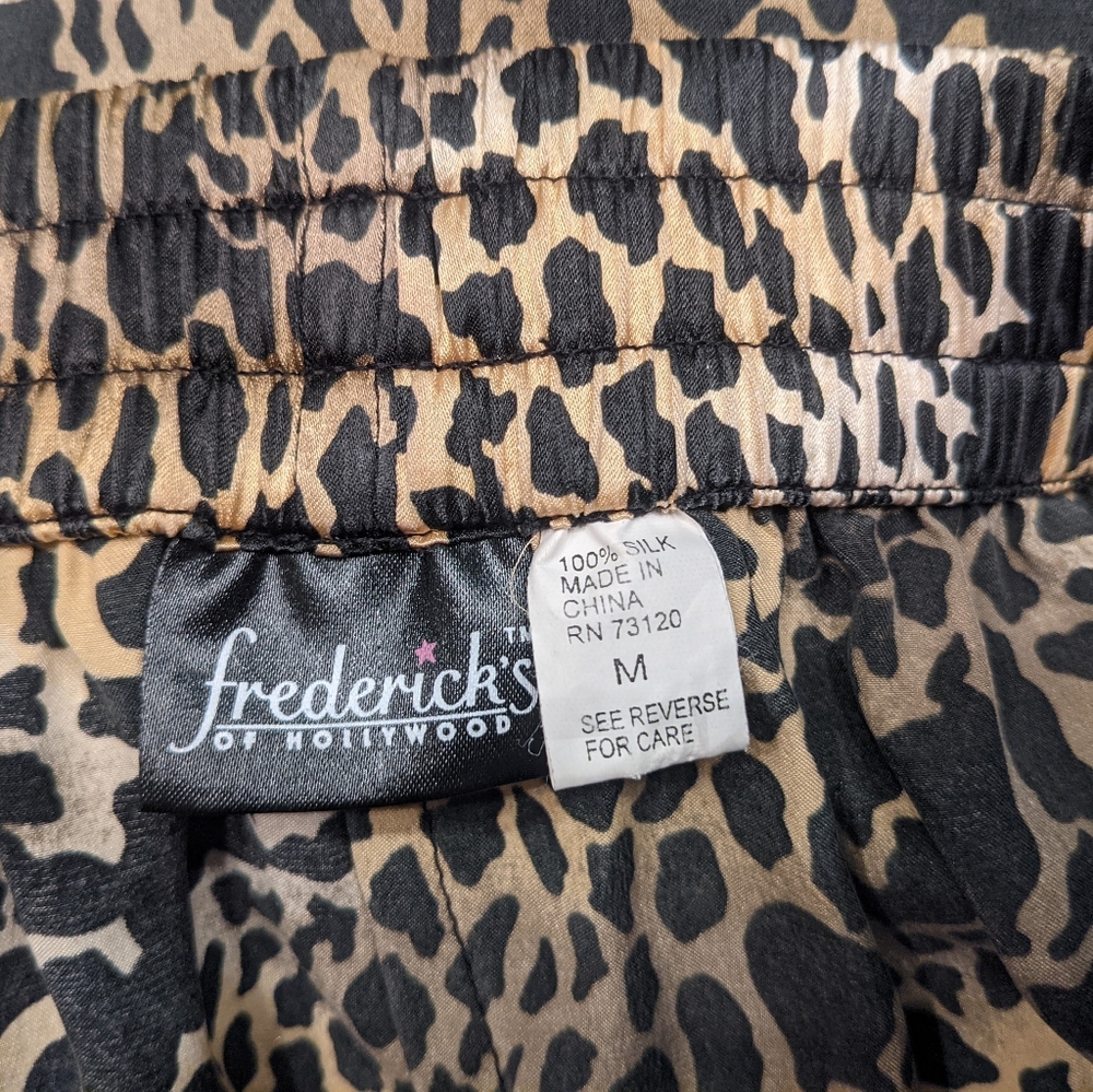 MEN'S FREDERICK'S OF HOLLYWOOD SILK BOXER SHORTS M